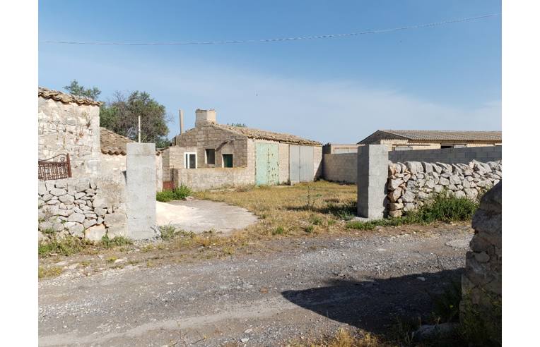 casa indipendente in vendita a Modica
