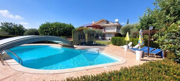 casa indipendente in vendita a Modica