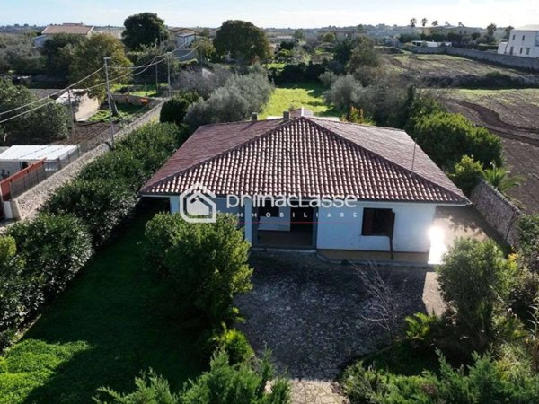 casa indipendente in vendita a Modica in zona Modica Alta