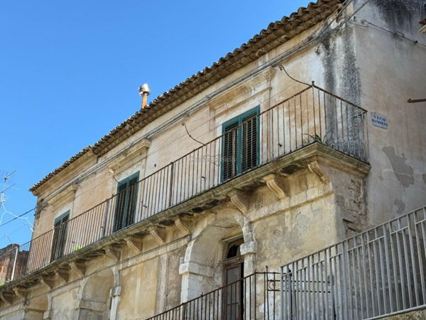 casa indipendente in vendita a Modica in zona Modica Bassa