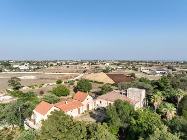 casa indipendente in vendita a Modica