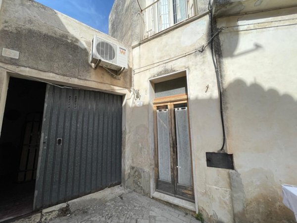 casa indipendente in vendita a Modica in zona Modica Alta
