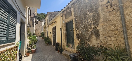 casa indipendente in vendita a Modica