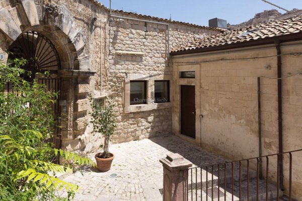 appartamento in vendita a Modica in zona Modica Bassa