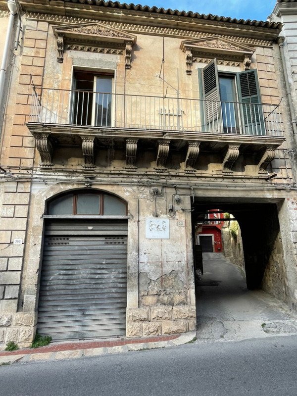 casa indipendente in vendita a Modica