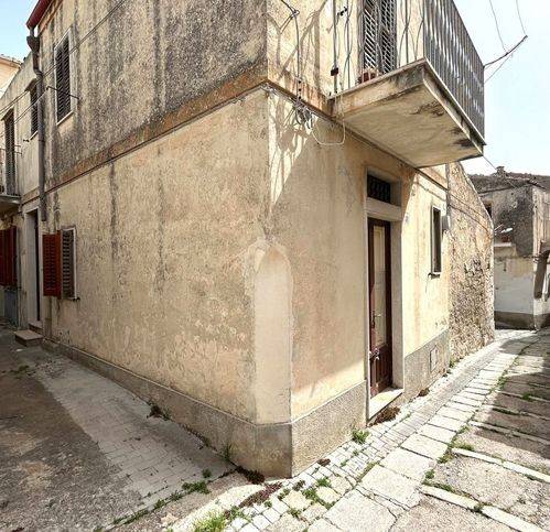 casa indipendente in vendita a Modica in zona Modica Alta