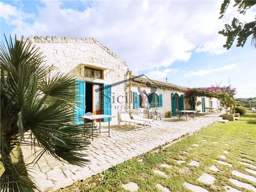 casa indipendente in vendita a Modica in zona Zappulla