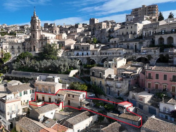 casa indipendente in vendita a Modica in zona Modica Bassa
