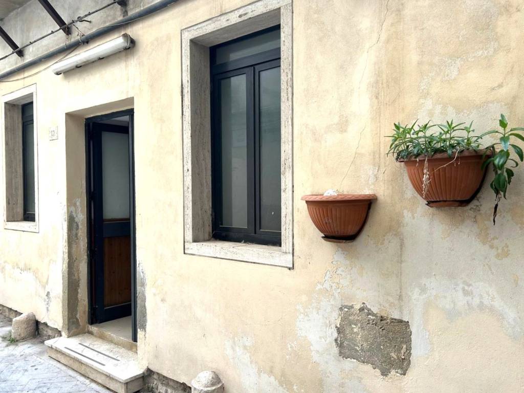 negozio in vendita a Modica in zona Modica Bassa