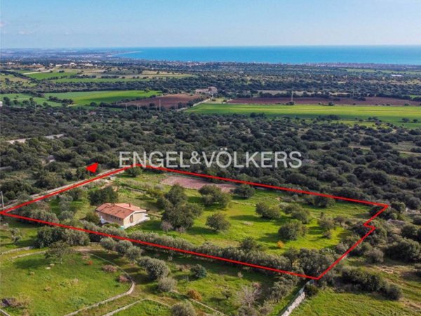 casa indipendente in vendita a Modica