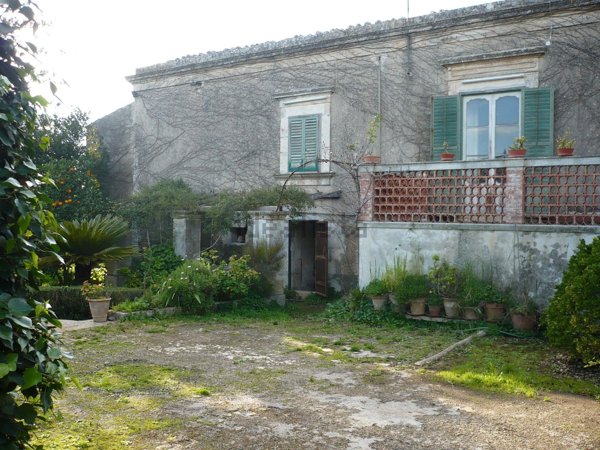 casa indipendente in vendita a Modica