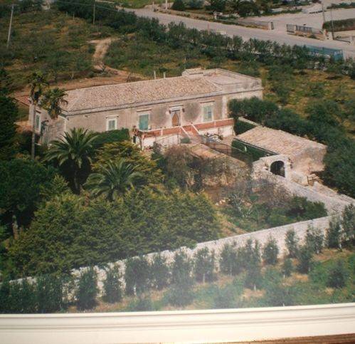 casa indipendente in vendita a Modica