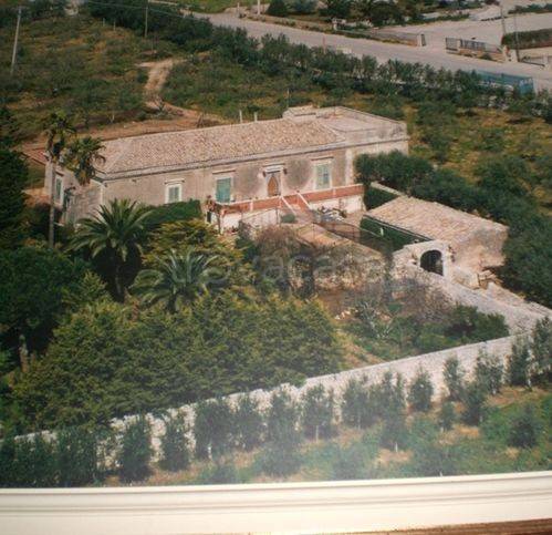 casa indipendente in vendita a Modica