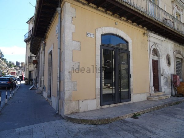negozio in vendita a Modica in zona Modica Bassa