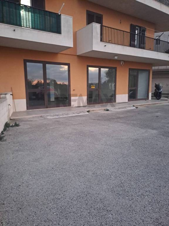negozio in vendita a Modica in zona Sacro Cuore