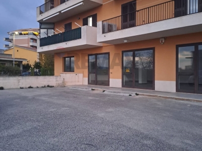 negozio in vendita a Modica in zona Sacro Cuore