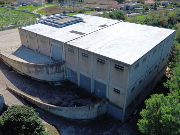 locale commerciale in vendita a Modica in zona Sacro Cuore