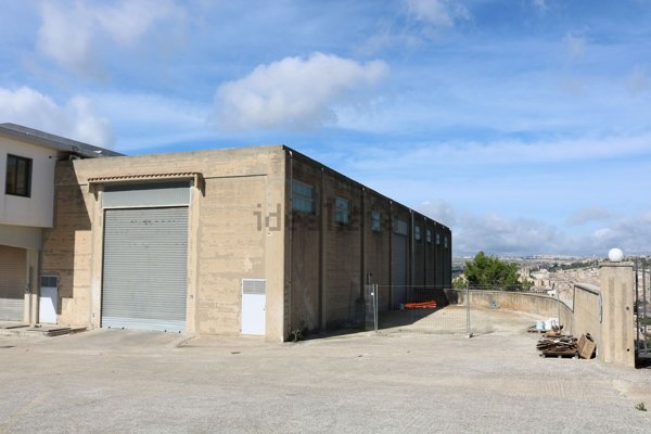 capannone in vendita a Modica