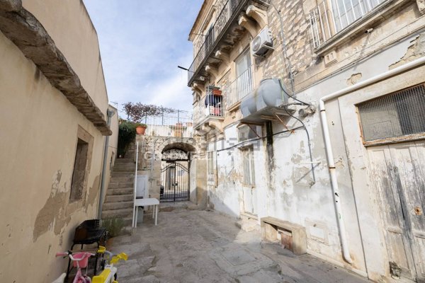 appartamento in vendita a Modica in zona Modica Alta