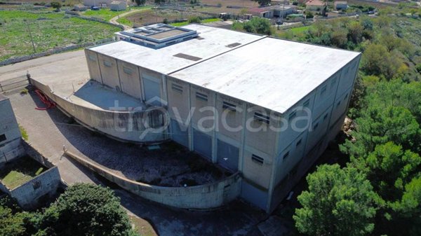 locale commerciale in vendita a Modica