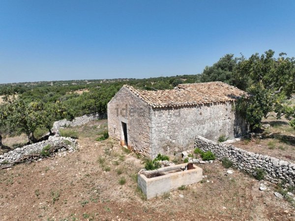 casa indipendente in vendita a Modica