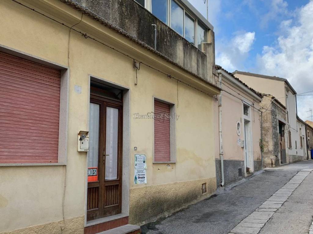 casa indipendente in vendita a Modica in zona Modica Bassa