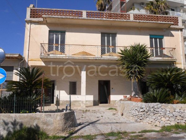 casa indipendente in vendita a Modica