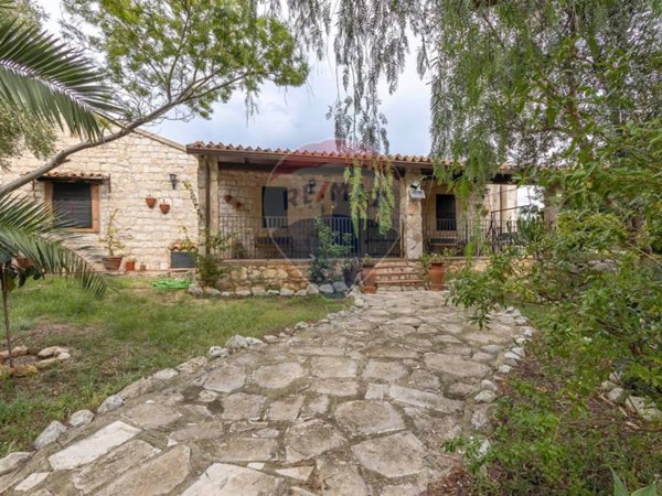 casa indipendente in vendita a Modica in zona Marina di Modica