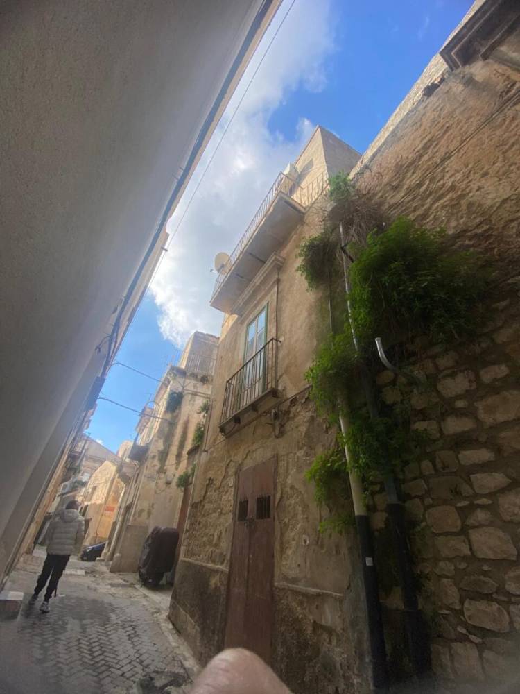casa indipendente in vendita a Modica