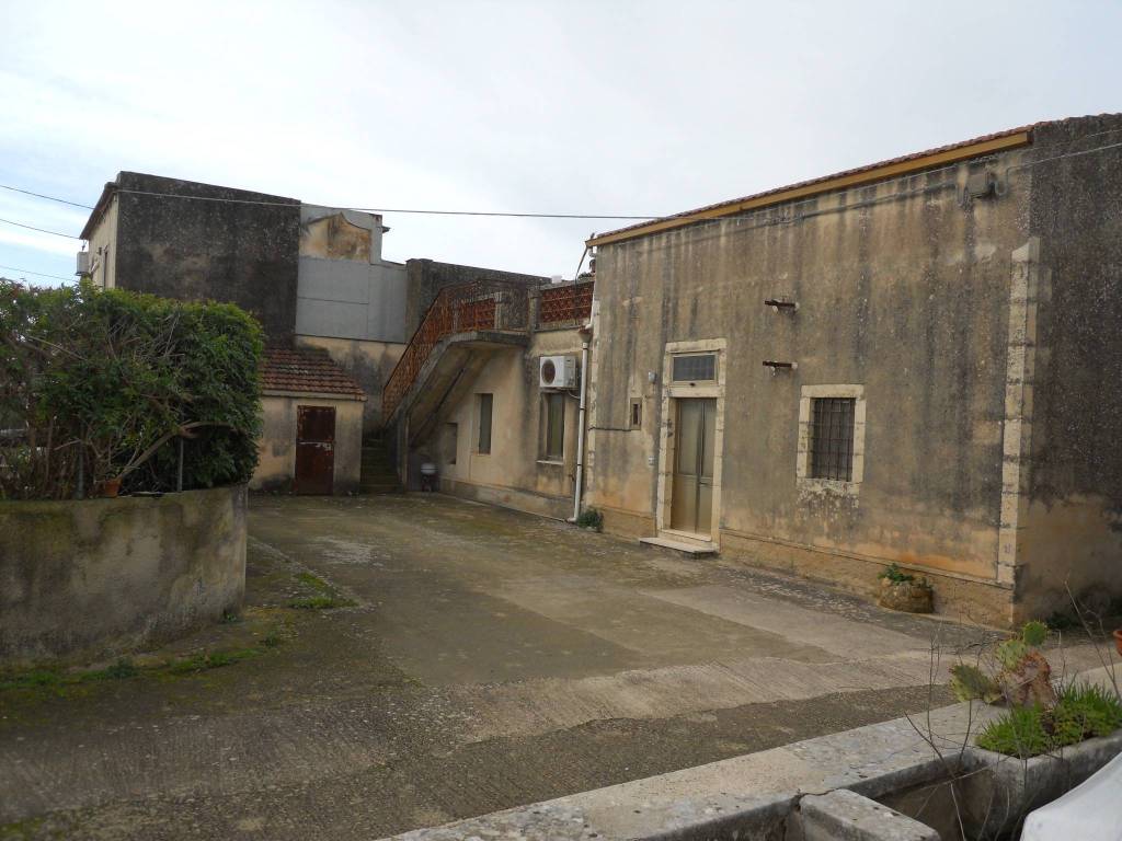 casa indipendente in vendita a Modica in zona Sacro Cuore