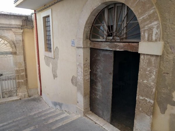 casa indipendente in vendita a Modica in zona Modica Alta