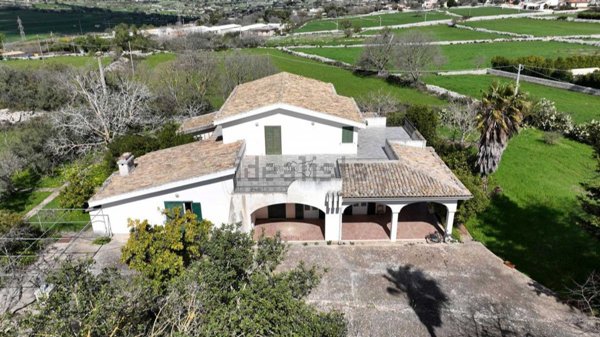 casa indipendente in vendita a Modica in zona Modica Alta