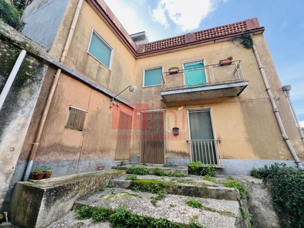 casa indipendente in vendita a Modica