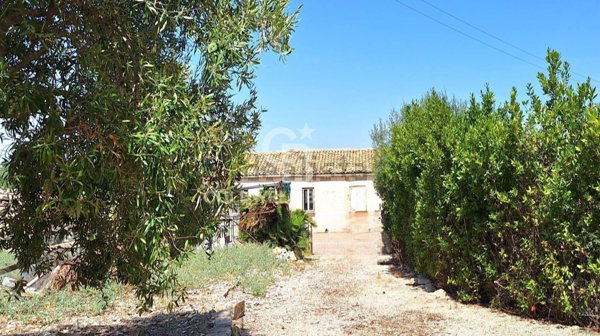 casa indipendente in vendita a Modica in zona Frigintini