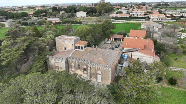 casa indipendente in vendita a Modica