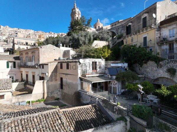 casa indipendente in vendita a Modica in zona Modica Bassa