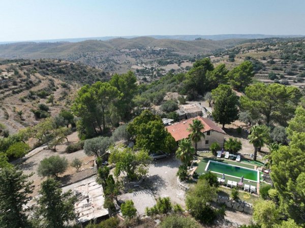 casa indipendente in vendita a Modica