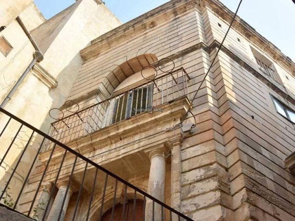 intera palazzina in vendita a Modica in zona Modica Bassa