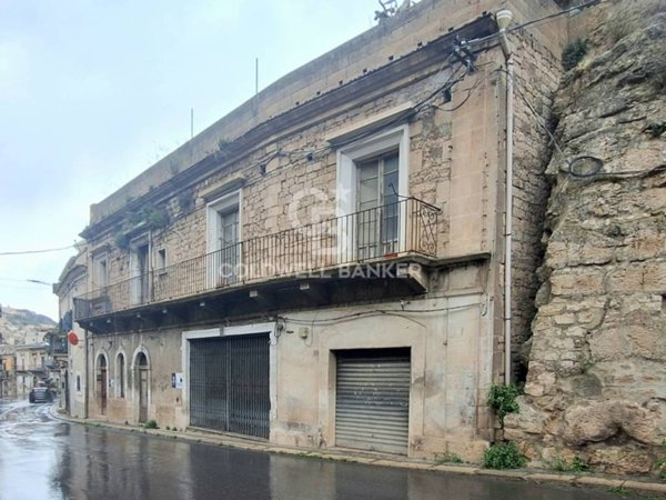 casa indipendente in vendita a Modica in zona Modica Bassa