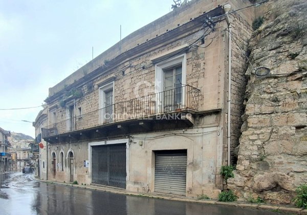 casa indipendente in vendita a Modica in zona Modica Bassa