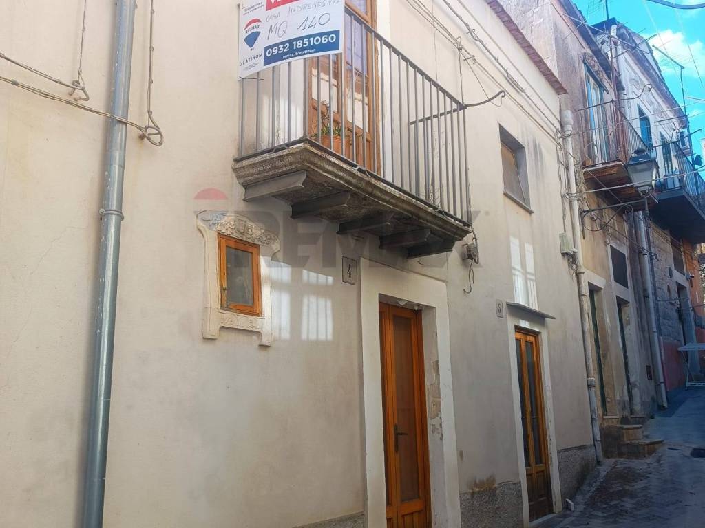 casa indipendente in vendita a Modica in zona Modica Bassa