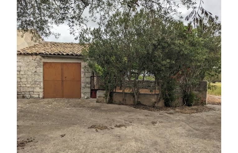 casa indipendente in vendita a Modica