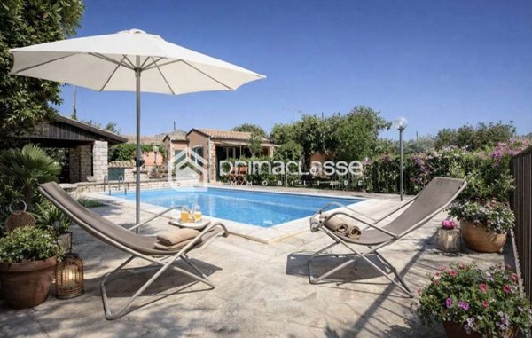 casa indipendente in vendita a Modica in zona Sacro Cuore