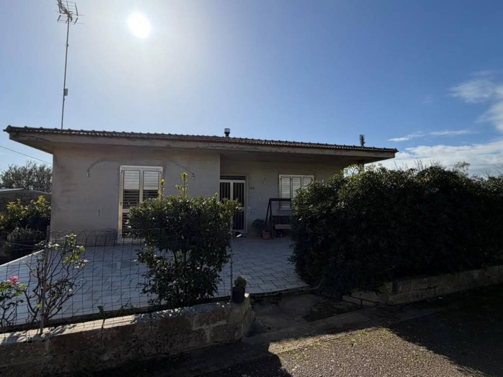 casa indipendente in vendita a Modica