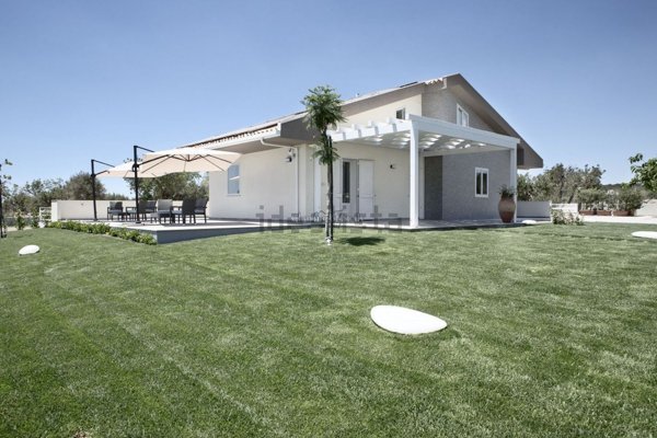 casa indipendente in vendita a Modica