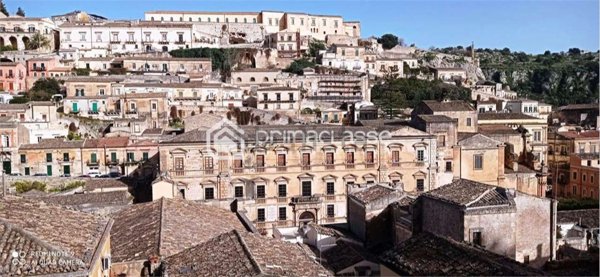 casa indipendente in vendita a Modica