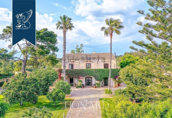 casa indipendente in vendita a Modica