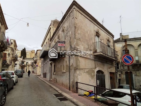 casa indipendente in vendita a Modica in zona Modica Alta