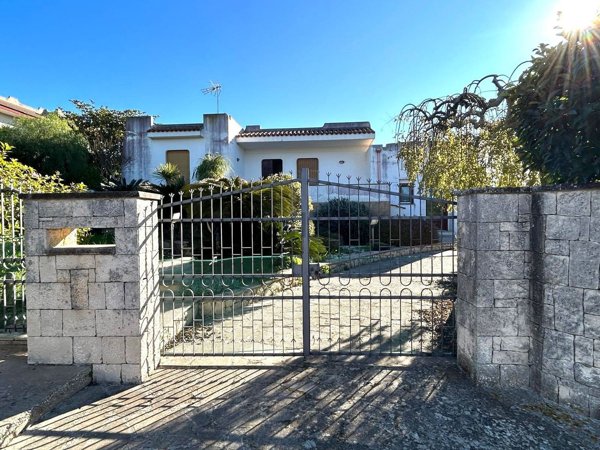 casa indipendente in vendita a Modica in zona Sacro Cuore