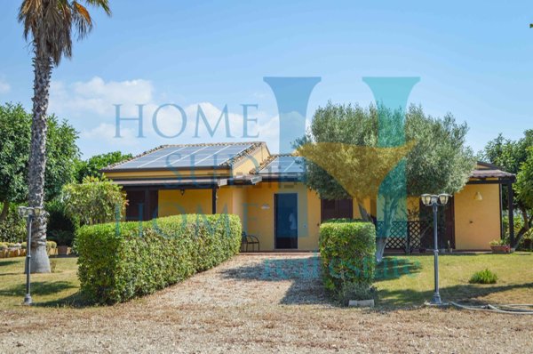 casa indipendente in vendita a Modica